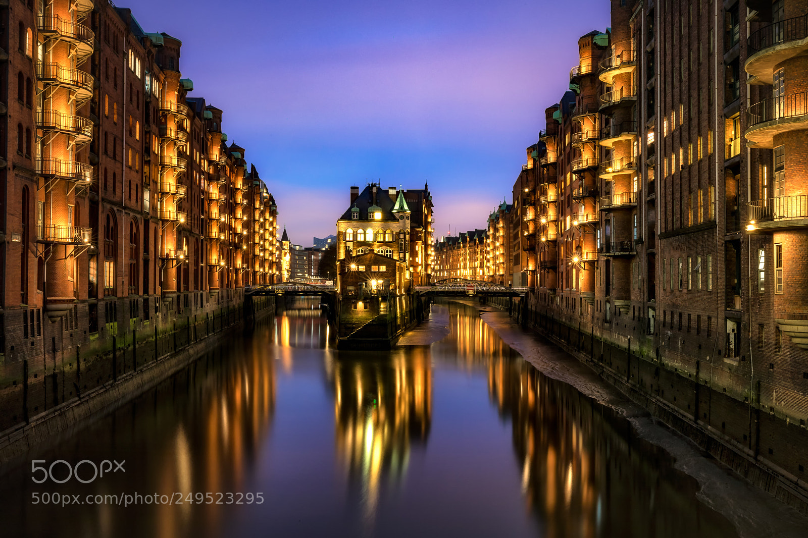 Canon EOS 5D Mark IV sample photo. Speicherstadt hamburg photography