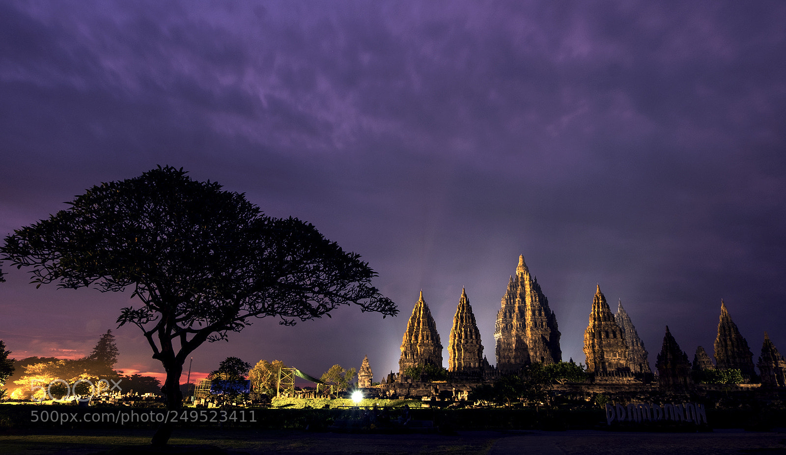 Fujifilm X-T1 sample photo. Beautiful prambanan temple photography