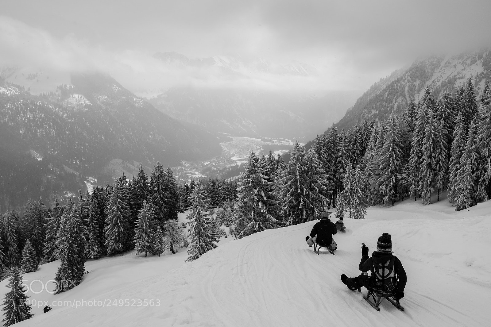 Fujifilm X-Pro2 sample photo. Tobogganing photography
