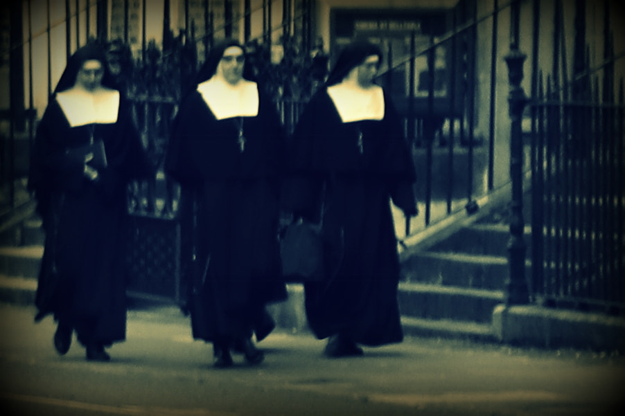 Canon EOS 80D sample photo. Nuns photography