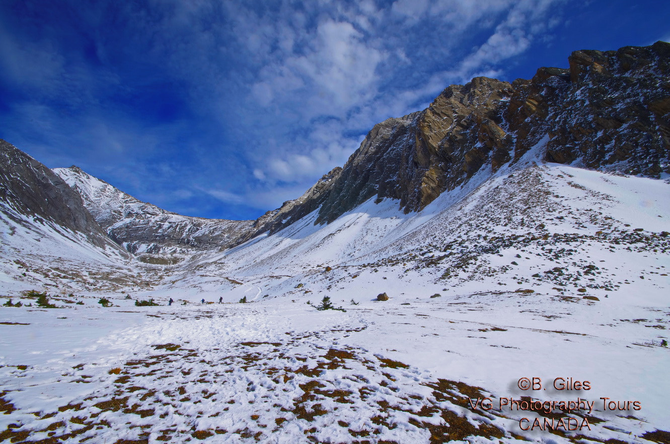 Pentax K-5 IIs + Sigma AF 10-20mm F4-5.6 EX DC sample photo. Fall snow photography