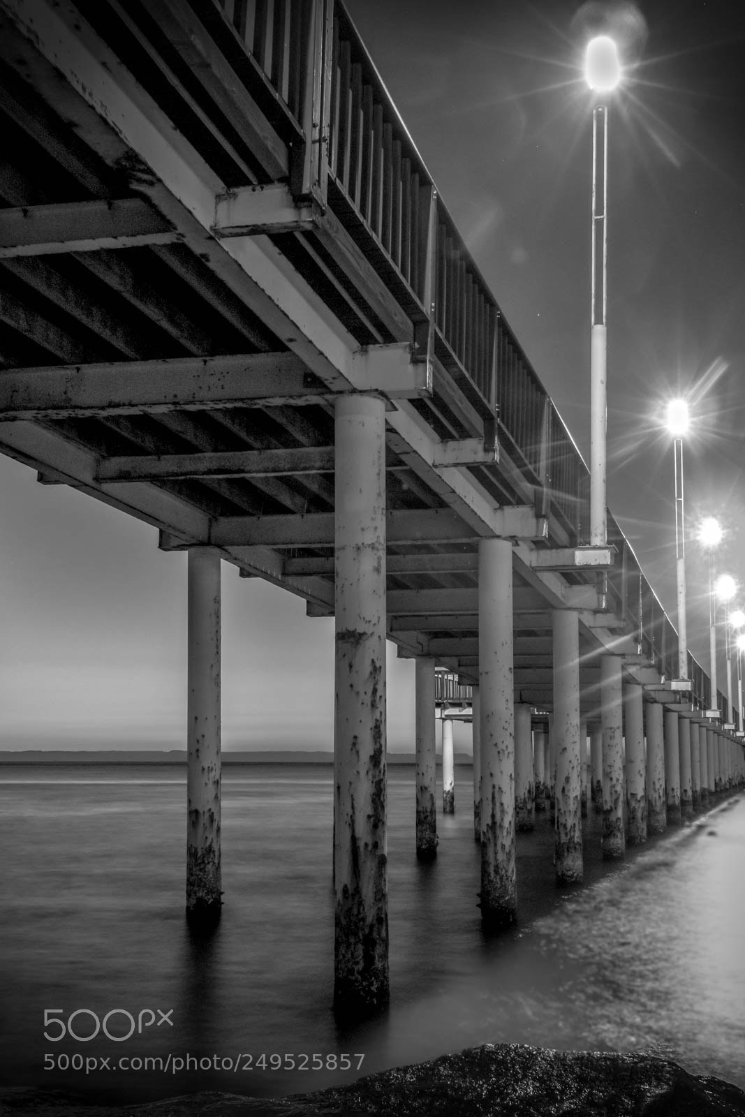 Canon EOS 77D (EOS 9000D / EOS 770D) sample photo. Junto al muelle sin photography