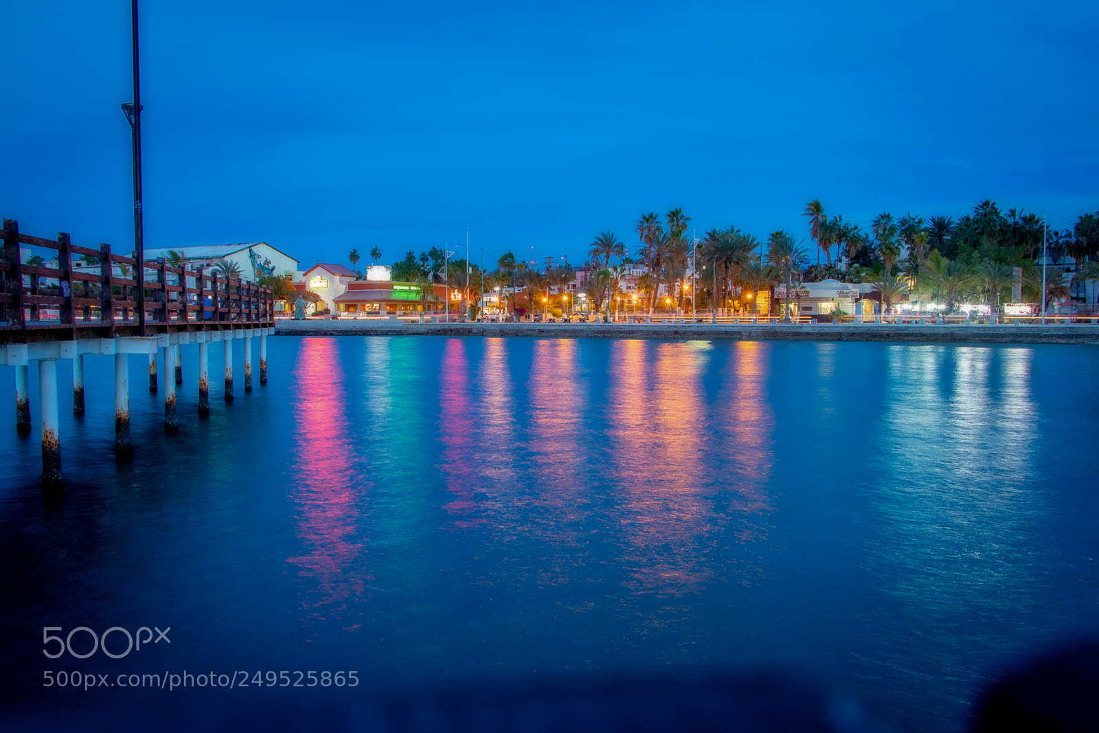 Canon EOS 77D (EOS 9000D / EOS 770D) sample photo. Luces sobre el mar photography