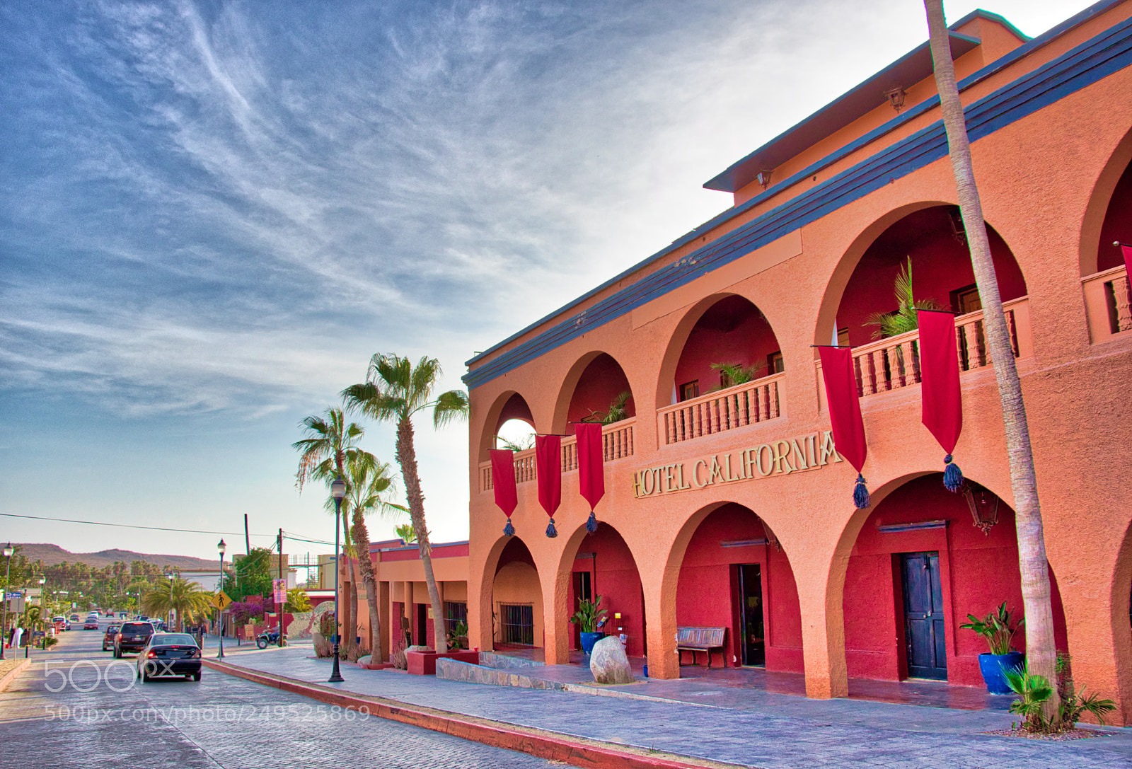 Canon EOS 77D (EOS 9000D / EOS 770D) sample photo. Hotel california photography