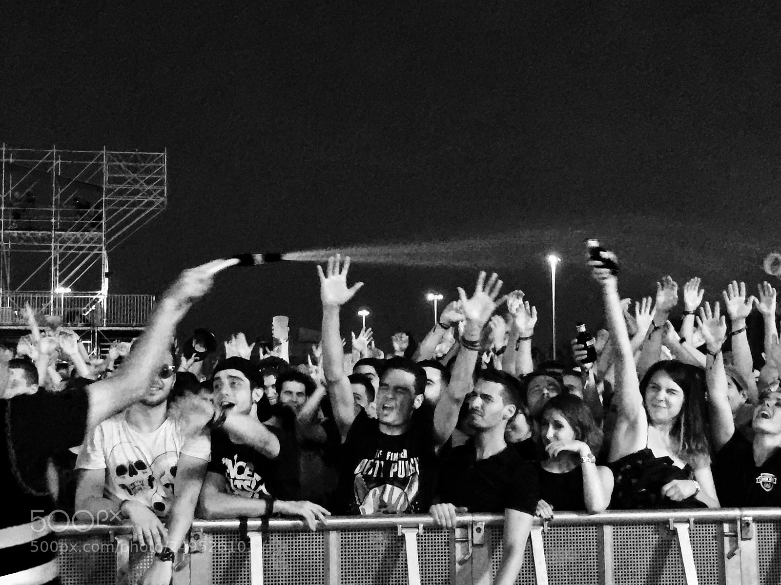 Apple iPhone 6 Plus sample photo. Concert photography