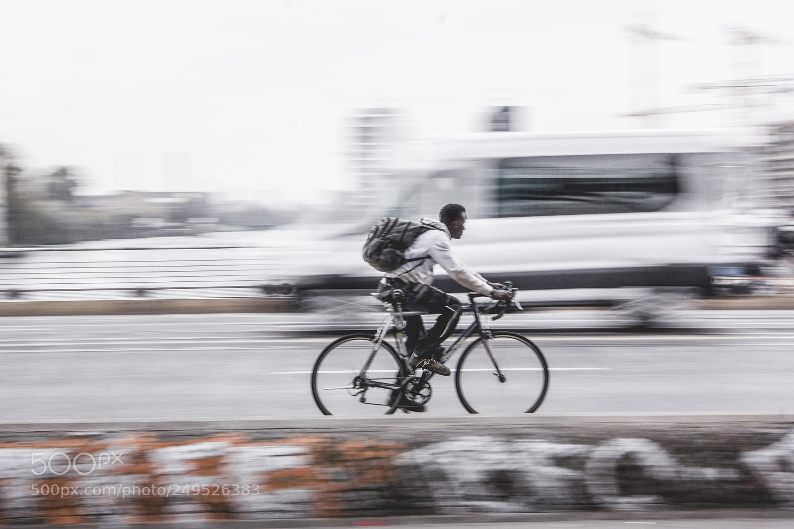 Canon EOS 550D (EOS Rebel T2i / EOS Kiss X4) sample photo. Bicycle in berlin photography