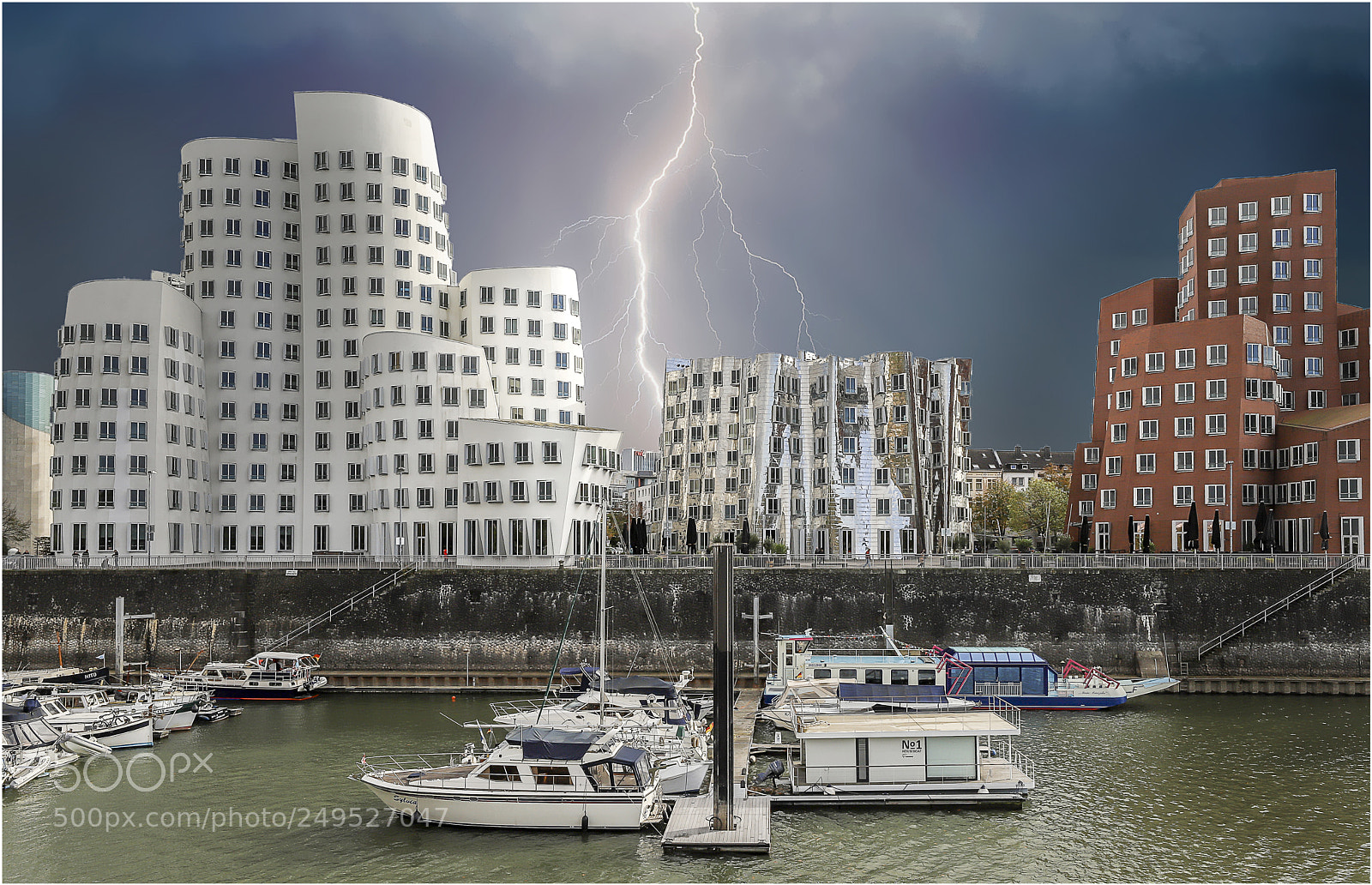Canon EOS 6D Mark II sample photo. Storm at medienhafen dusseldorf photography