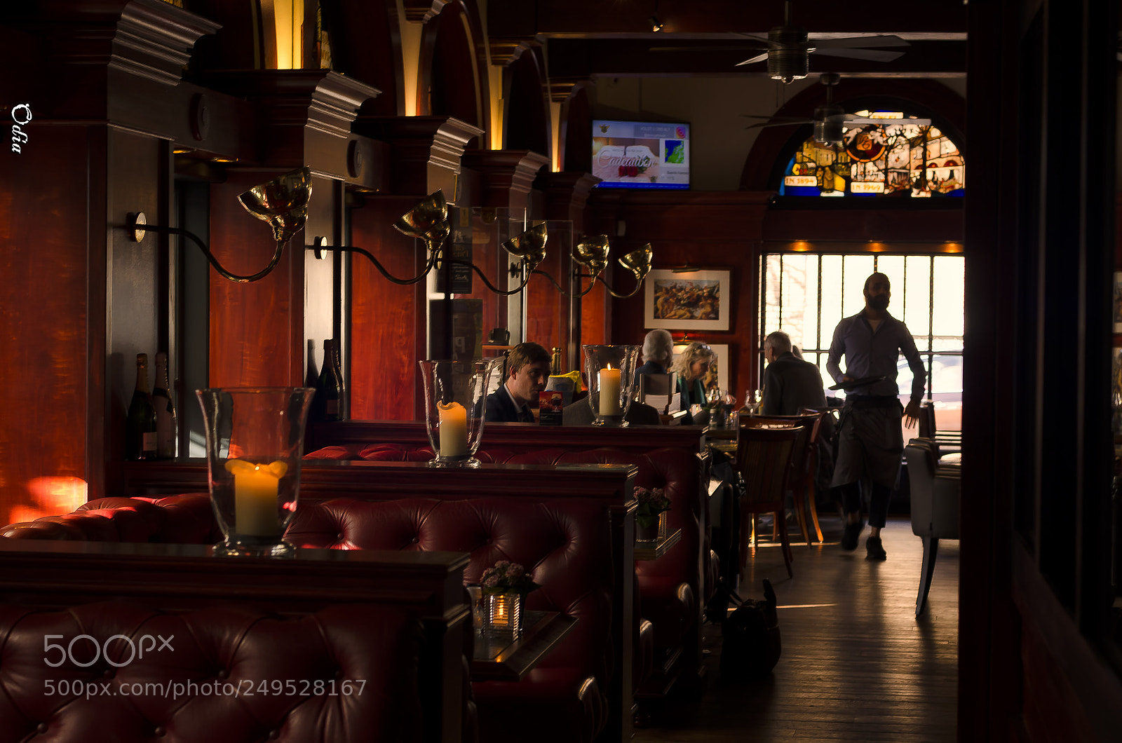 Nikon D5100 sample photo. The waiter photography
