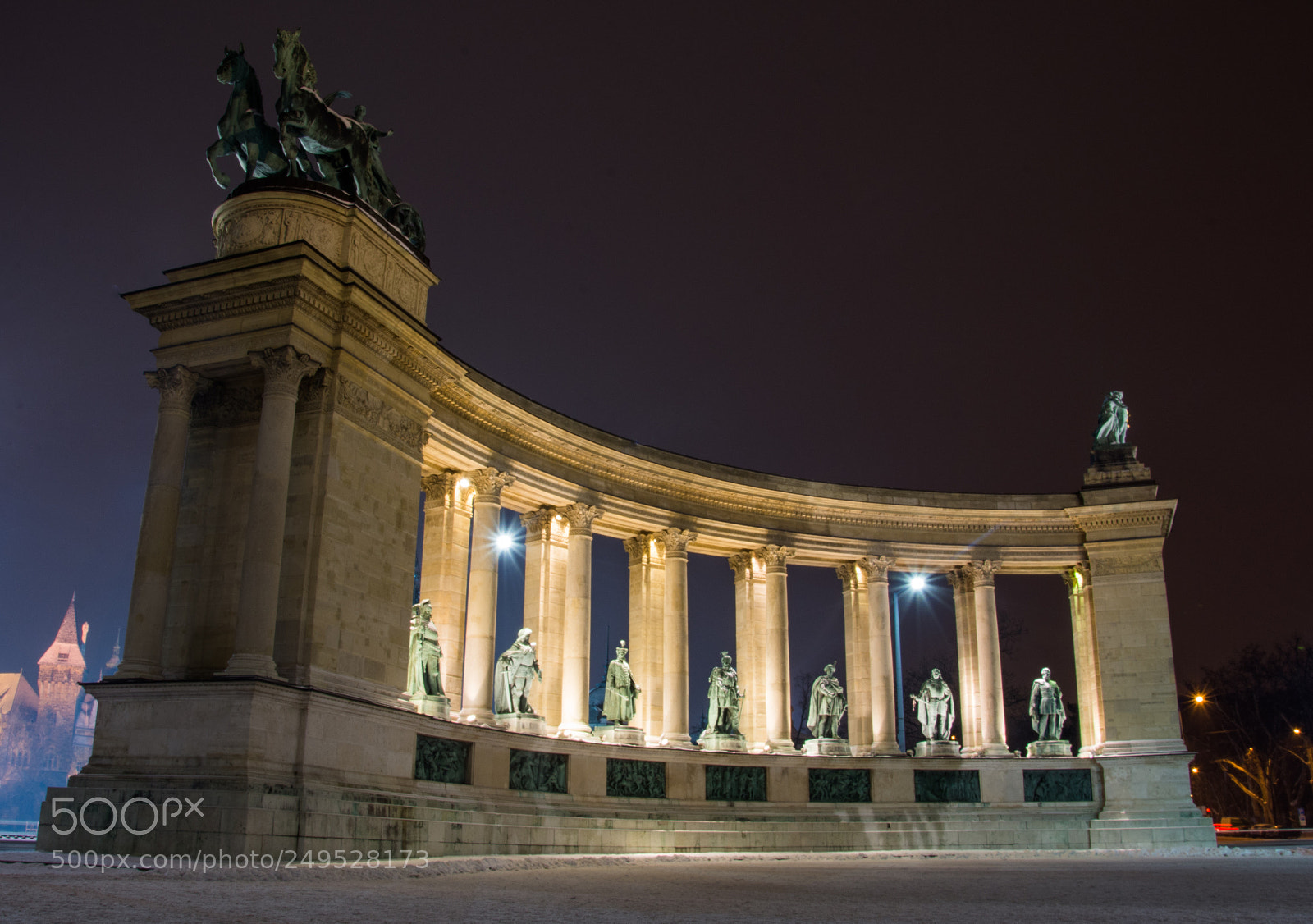 Nikon D7100 sample photo. Part of heroes square photography