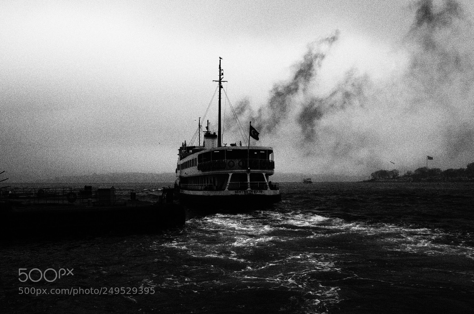 Olympus OM-D E-M10 II sample photo. A steamboat setting off photography