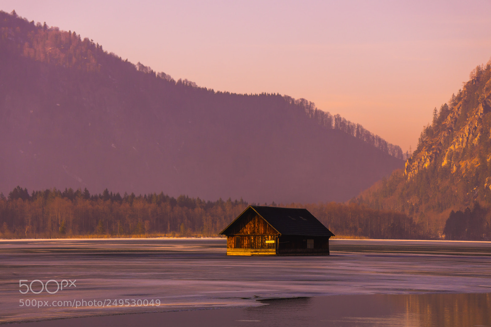 Sony a6000 sample photo. House on the lake photography