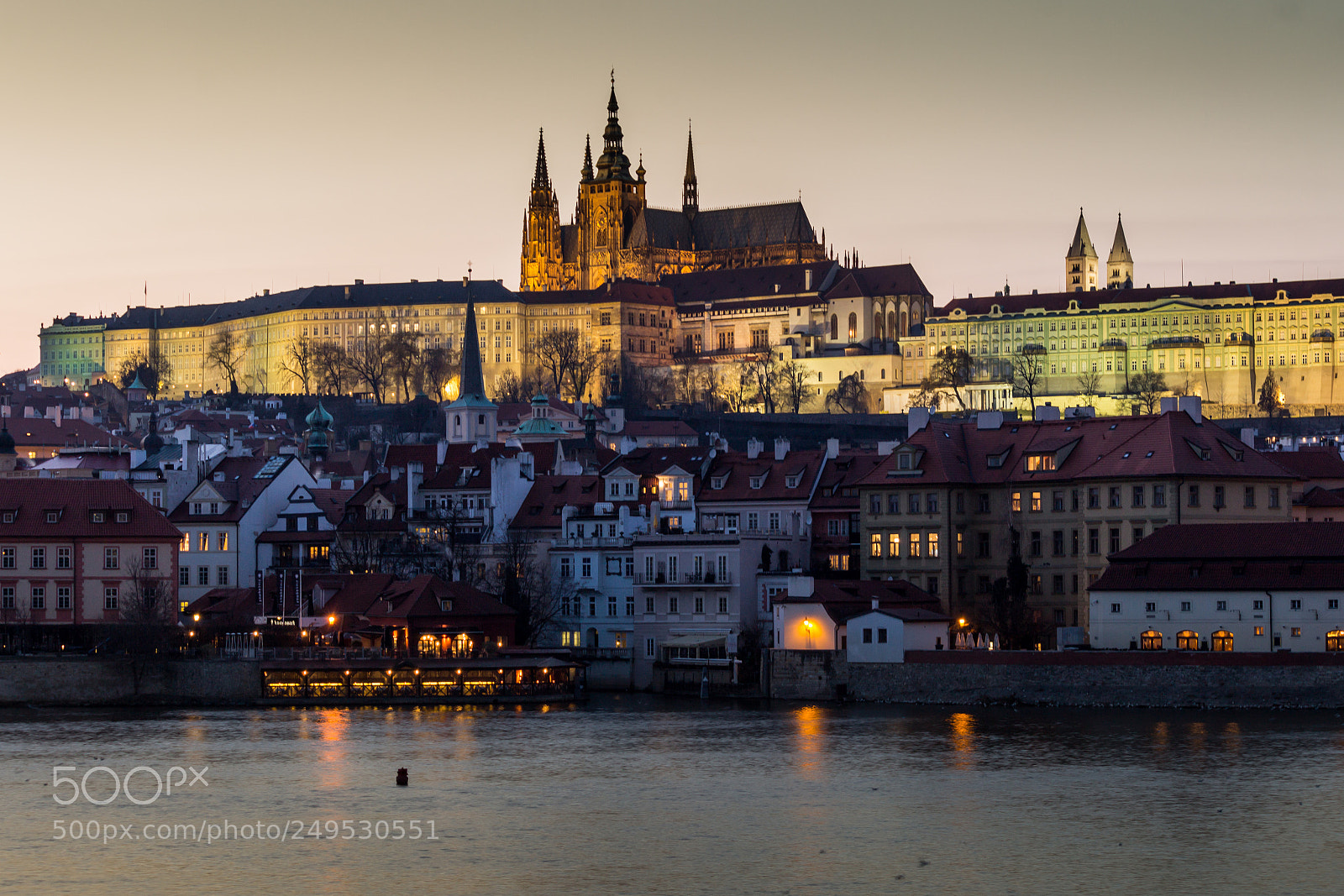 Canon EOS 600D (Rebel EOS T3i / EOS Kiss X5) sample photo. Prague castle night photography
