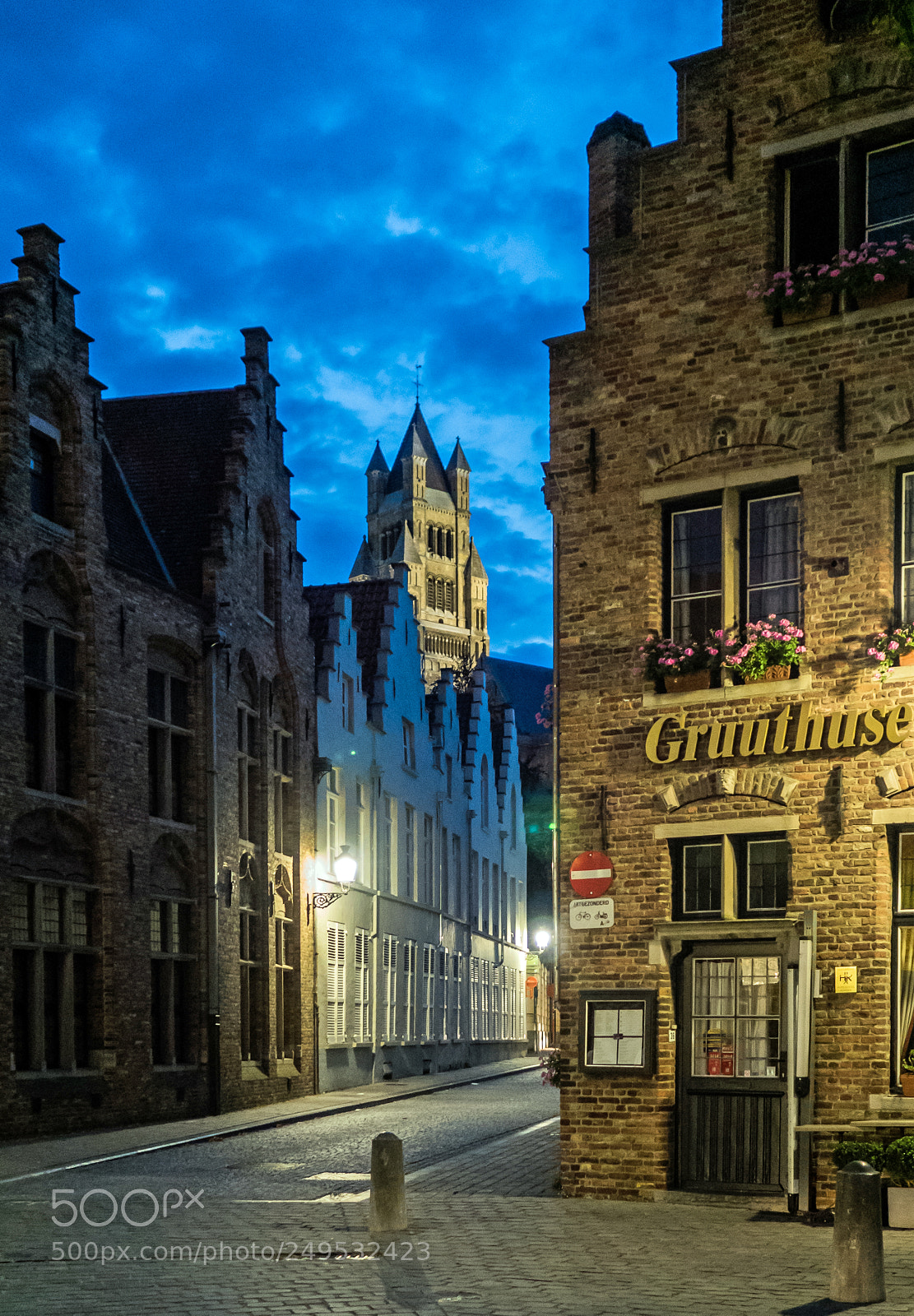Olympus OM-D E-M5 II sample photo. Images from bruges venice photography