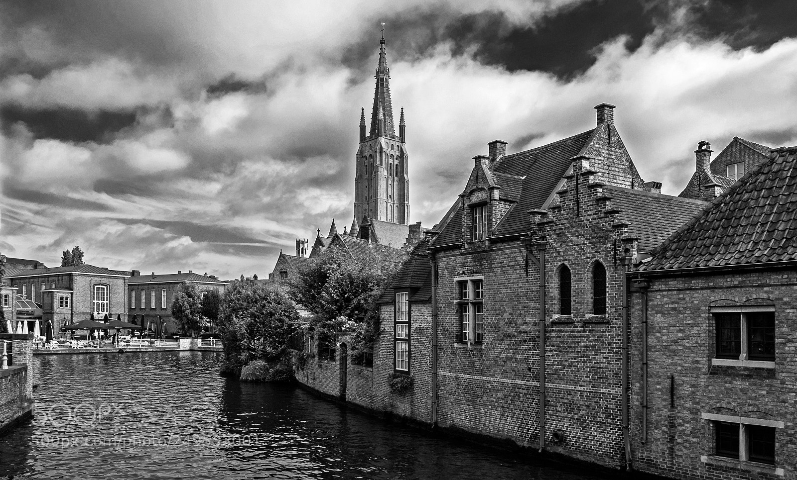 Olympus OM-D E-M5 II sample photo. Images from bruges venice photography