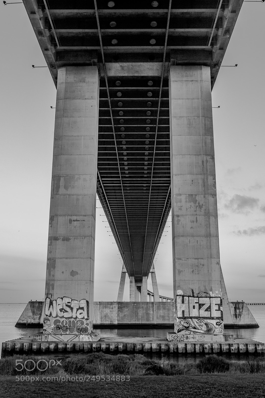 Canon EOS 600D (Rebel EOS T3i / EOS Kiss X5) sample photo. Vasco da gama bridge photography