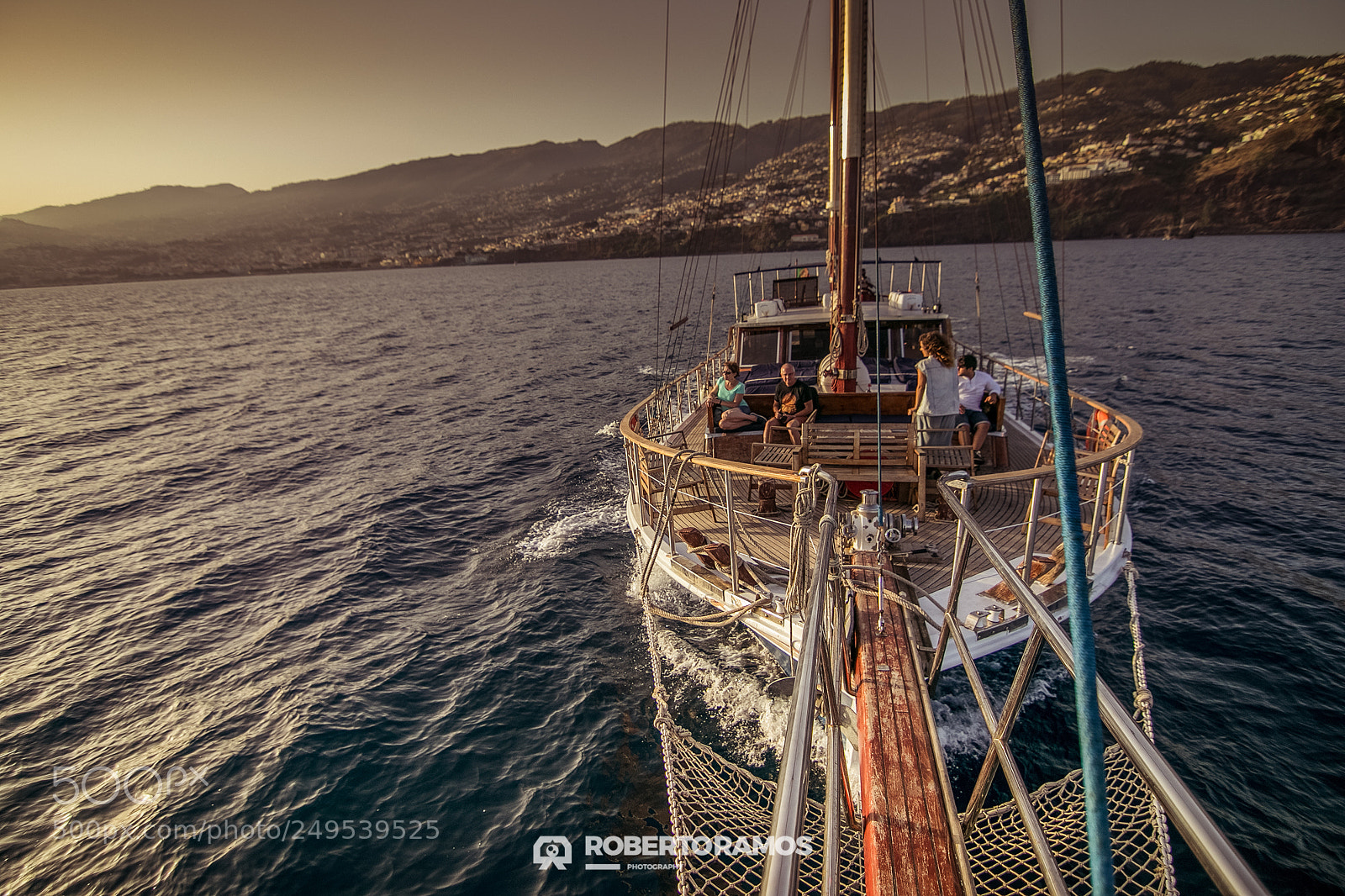 Canon EOS 80D sample photo. Sailing on the prow photography