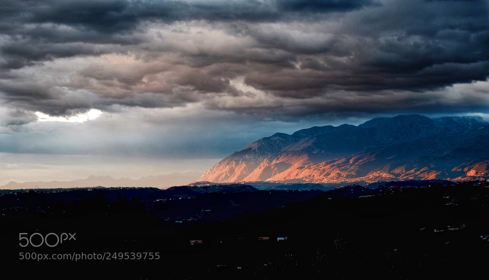 Nikon D3300 sample photo. Sunrays under clouds ceiling. photography