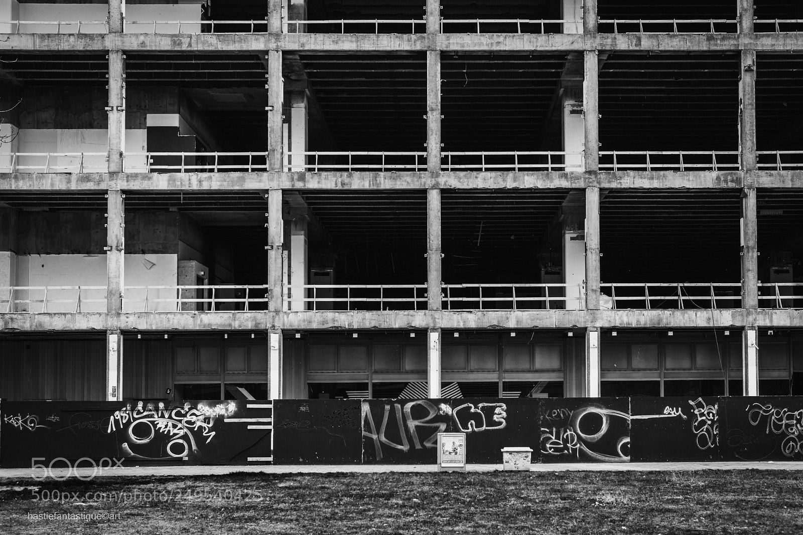 Sony a6000 sample photo. Galeria am ostbahnhof photography