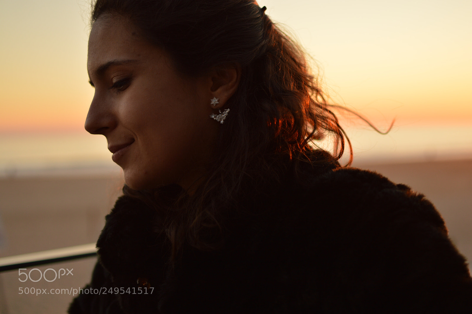 Nikon D3200 + Nikon AF-S DX Nikkor 35mm F1.8G sample photo. Girl with a sunset photography