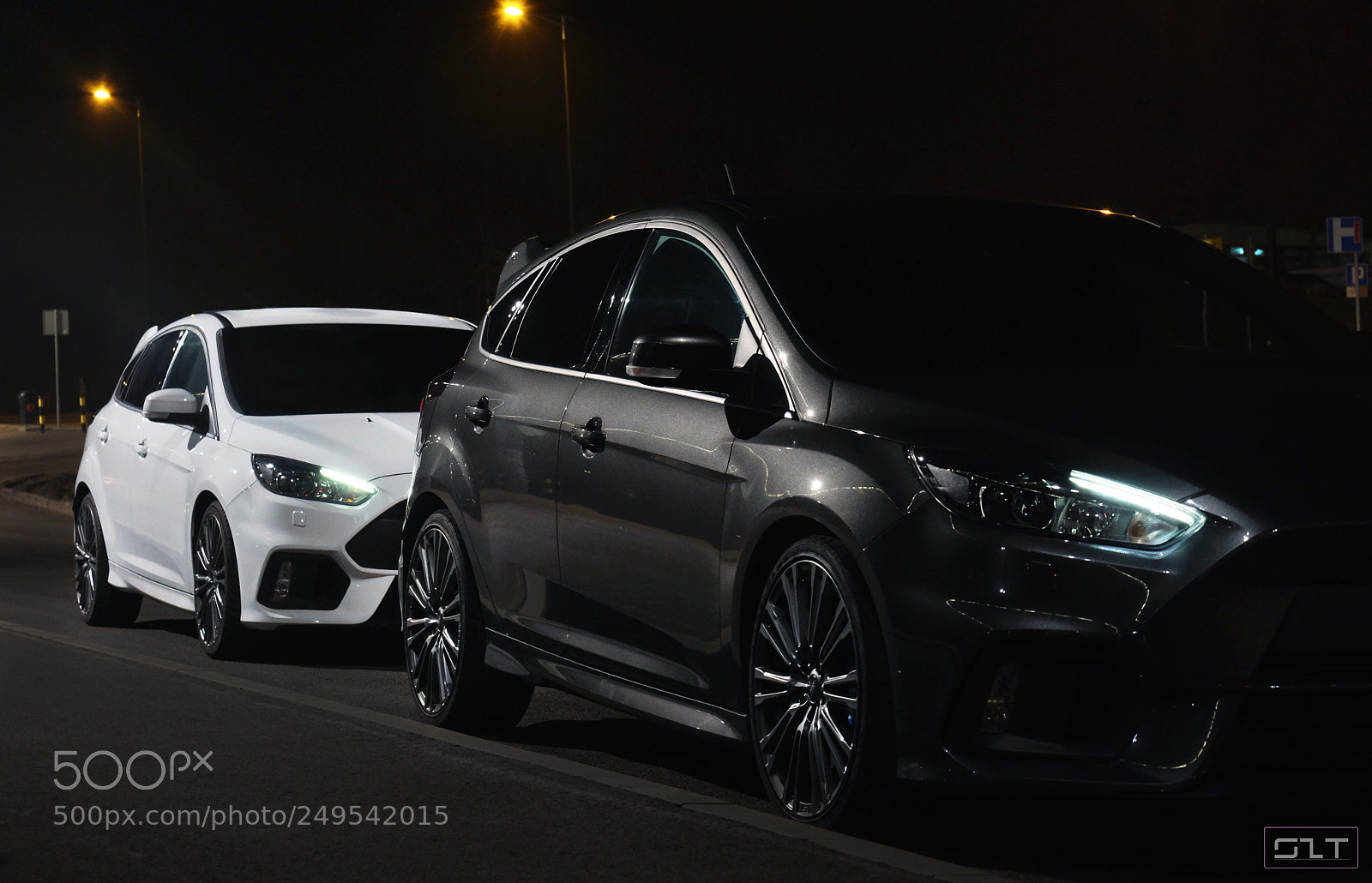 Fujifilm X-M1 sample photo. We are waiting photography