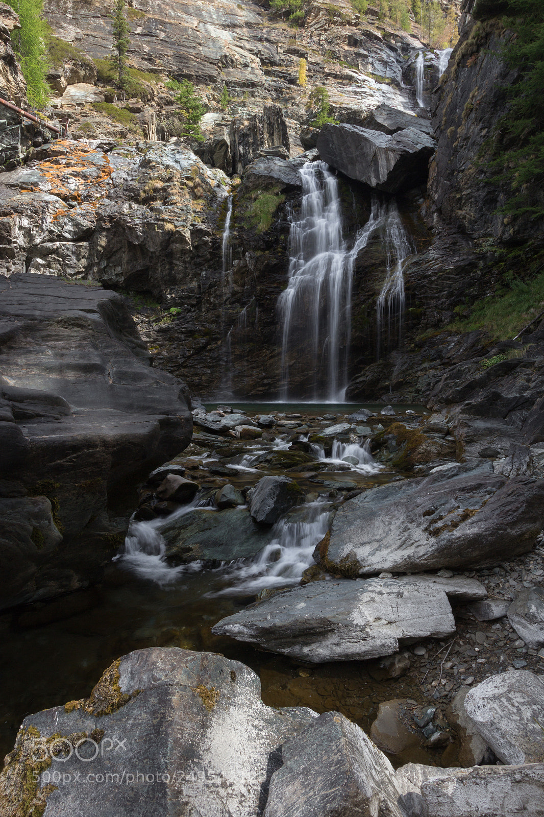 Canon EOS 600D (Rebel EOS T3i / EOS Kiss X5) sample photo. Upper lillaz falls photography
