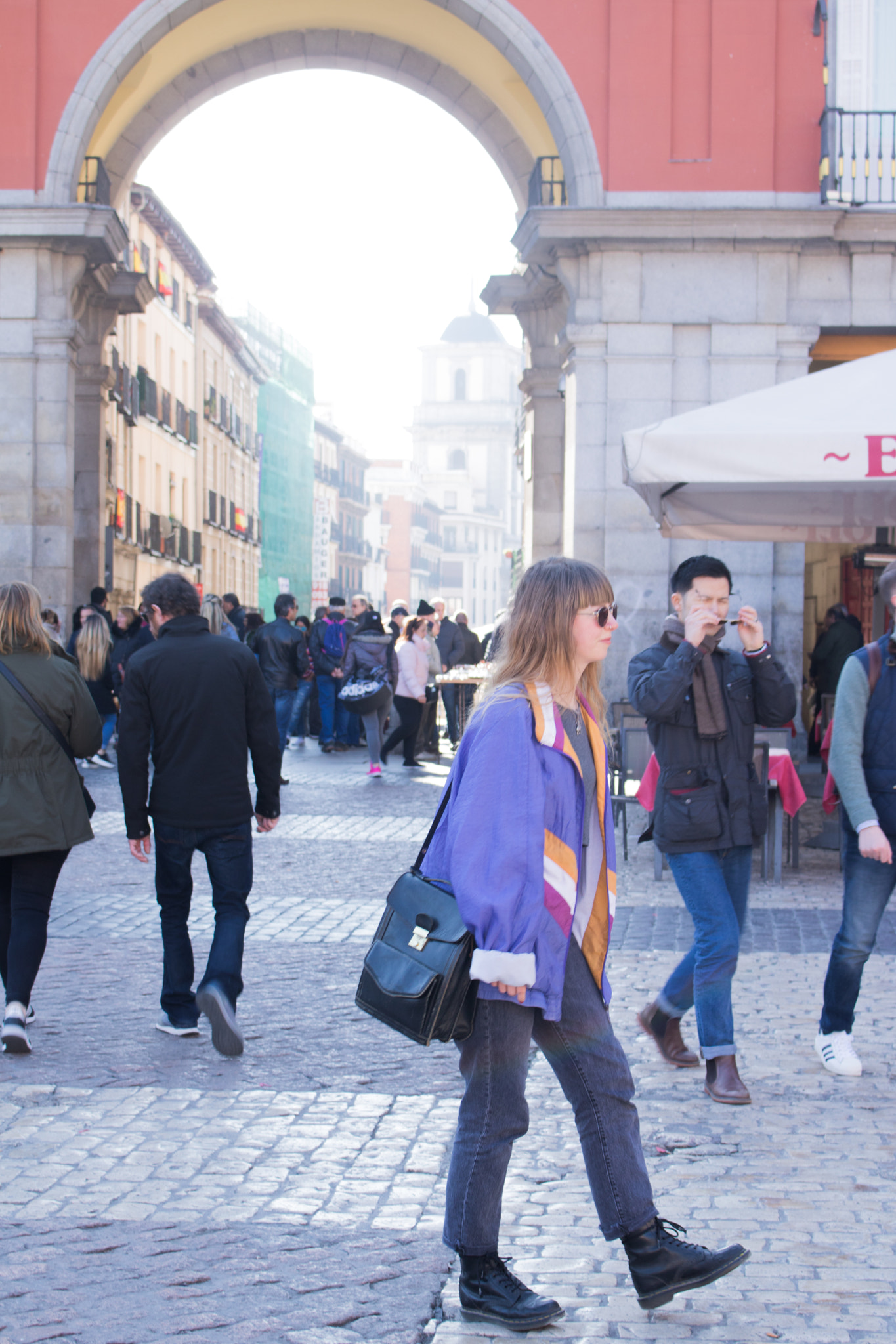 Canon EOS 750D (EOS Rebel T6i / EOS Kiss X8i) sample photo. Rosa at plaza mayor photography