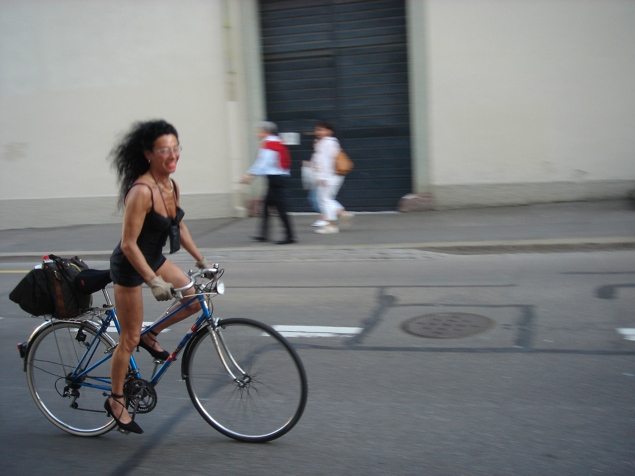 Sony DSC-T33 sample photo. Woman bike photography