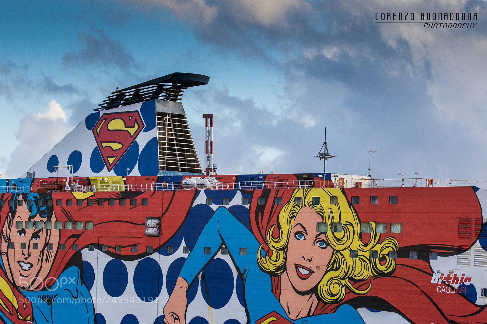 Canon EOS 7D Mark II sample photo. Comics in the port photography