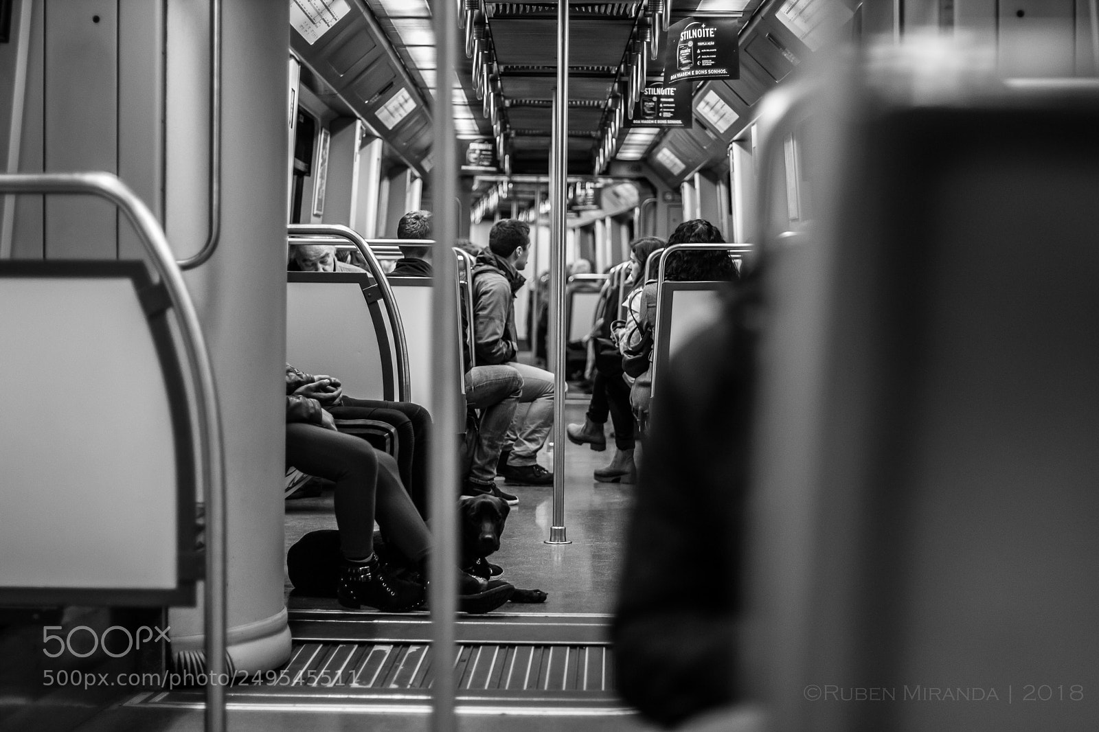 Canon EOS 550D (EOS Rebel T2i / EOS Kiss X4) sample photo. Metro lisboa photography