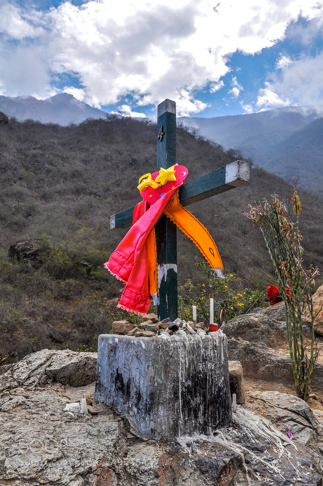 Nikon D90 sample photo. The cross photography