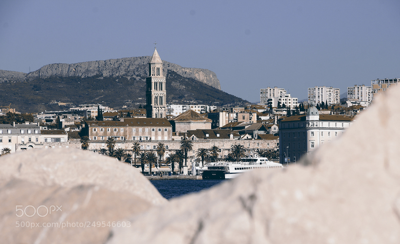Canon EOS 60D sample photo. Port of split photography