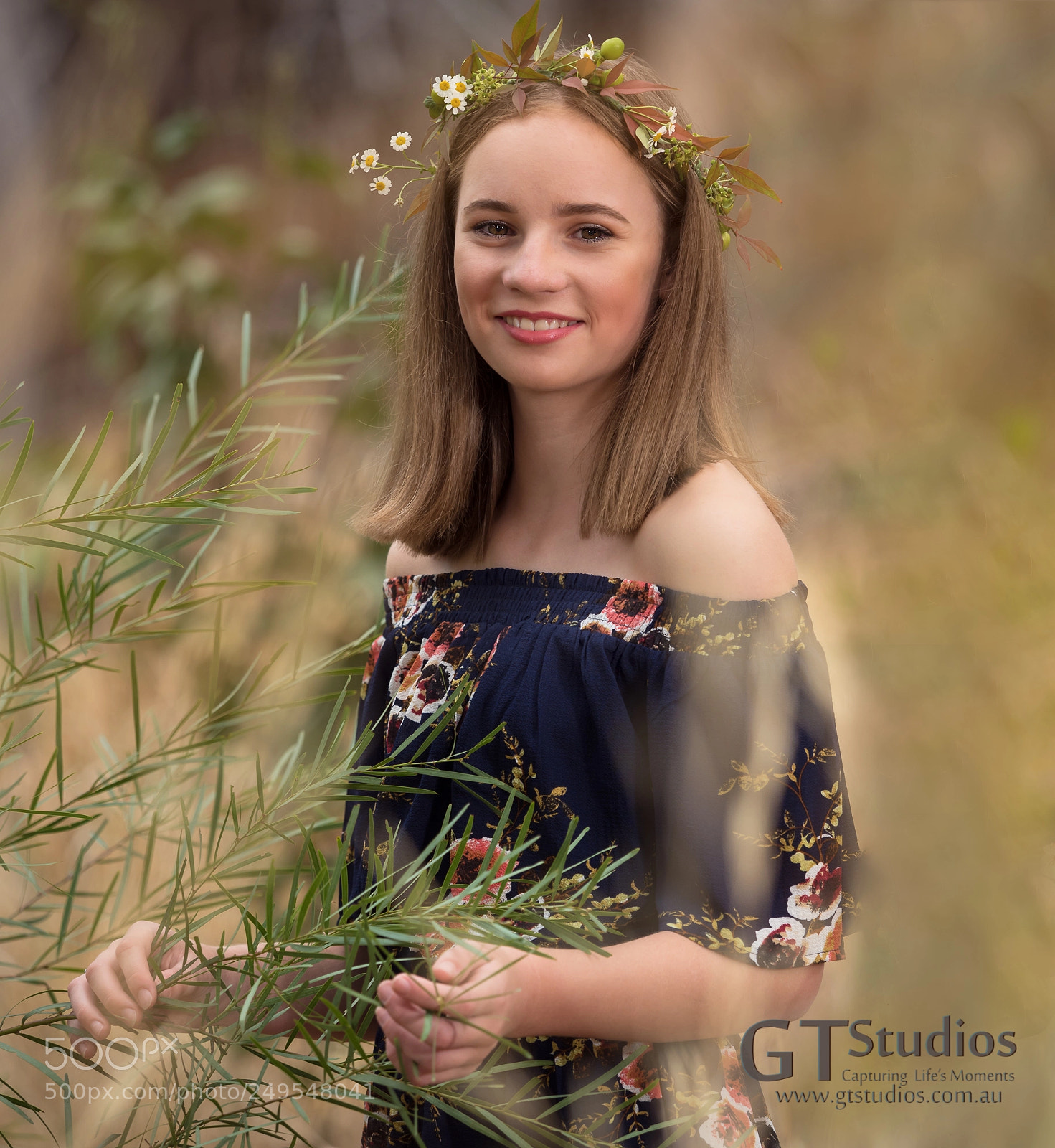 Olympus OM-D E-M5 II sample photo. J with the wattle. photography