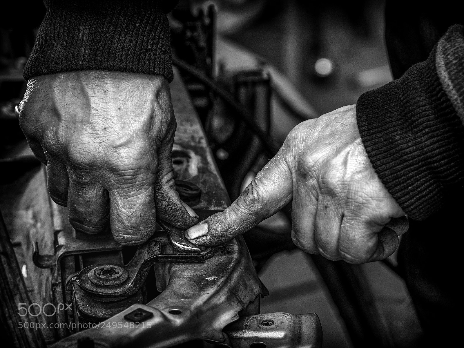 Olympus OM-D E-M10 III sample photo. Hands at work photography