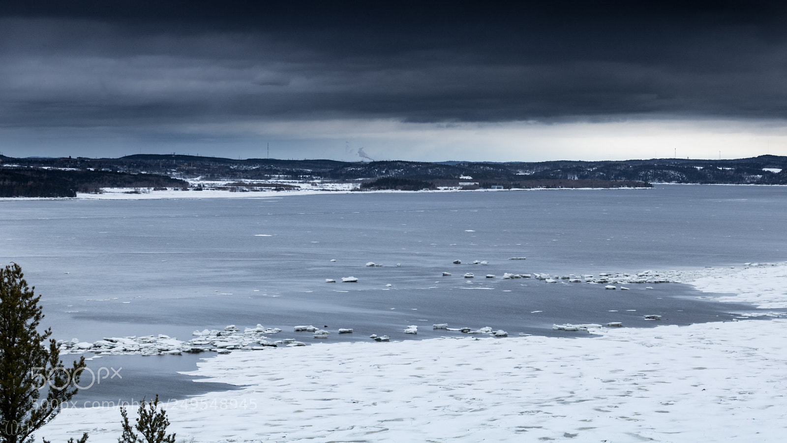 Canon EOS 750D (EOS Rebel T6i / EOS Kiss X8i) sample photo. Cold march river photography