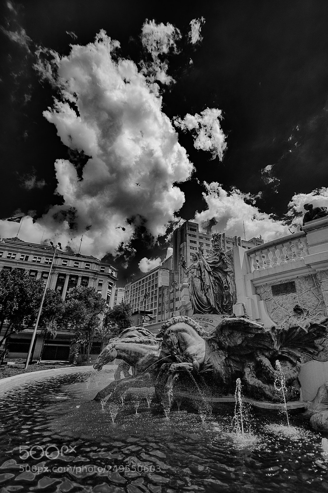 Canon EOS 750D (EOS Rebel T6i / EOS Kiss X8i) sample photo. Wish fountain photography