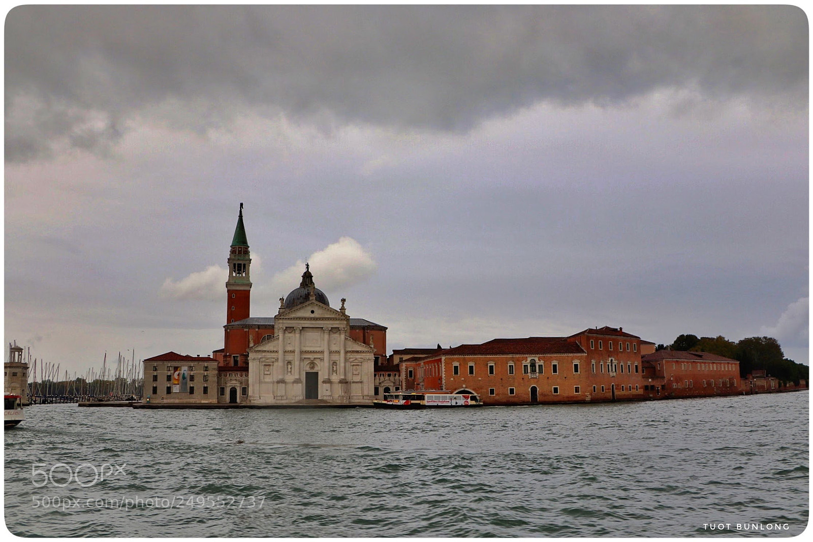 Canon EOS 77D (EOS 9000D / EOS 770D) sample photo. Venice photography