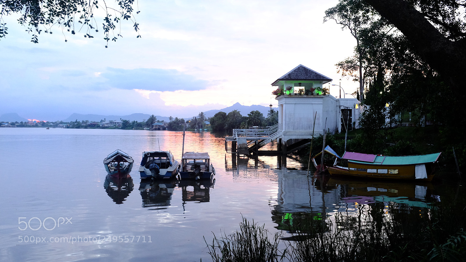 Fujifilm X100T sample photo. Boats in kuching photography