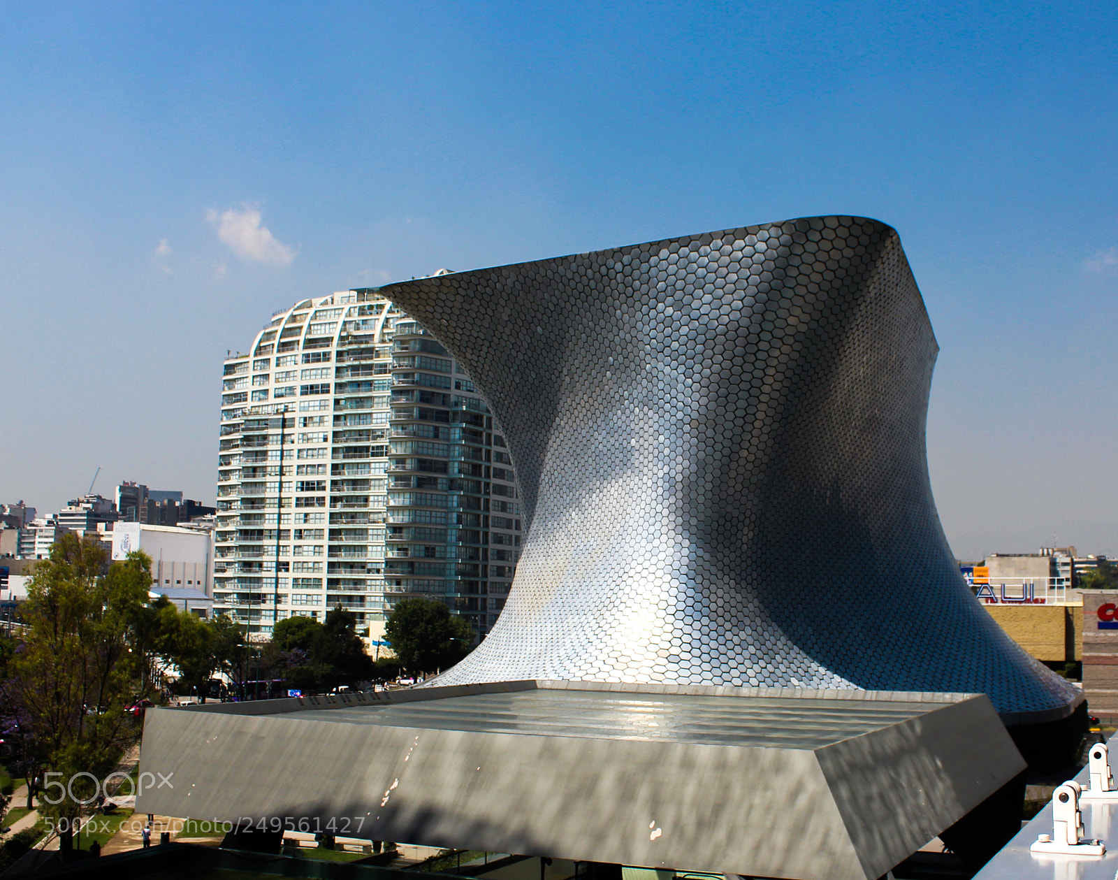 Canon EOS 1200D (EOS Rebel T5 / EOS Kiss X70 / EOS Hi) sample photo. The soumaya s museum photography