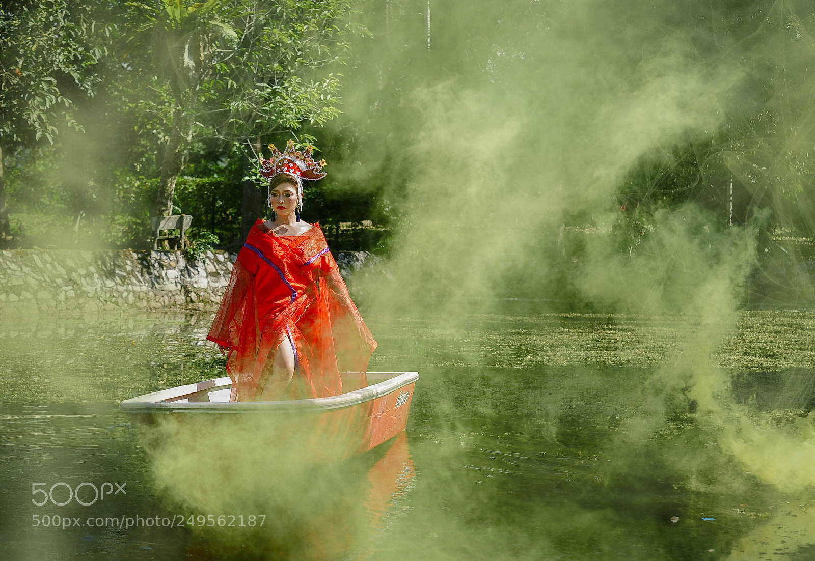 Nikon D700 sample photo. Boat lady photography
