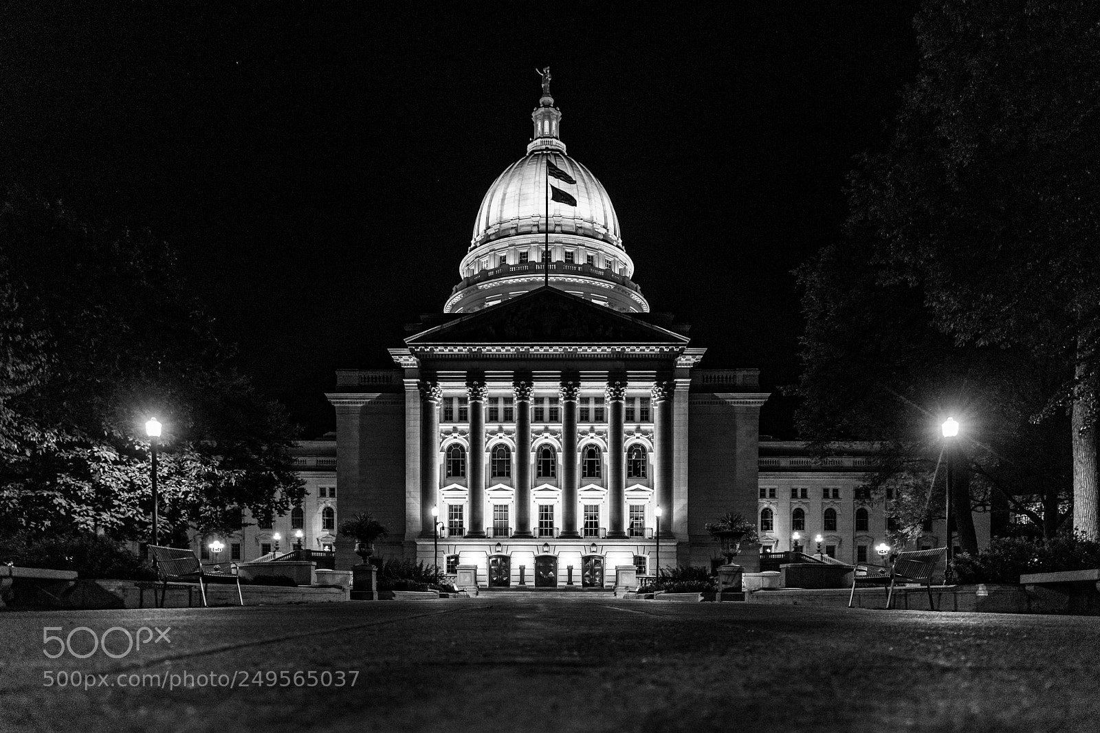 Canon EOS 6D Mark II sample photo. Wisconsin state capital photography