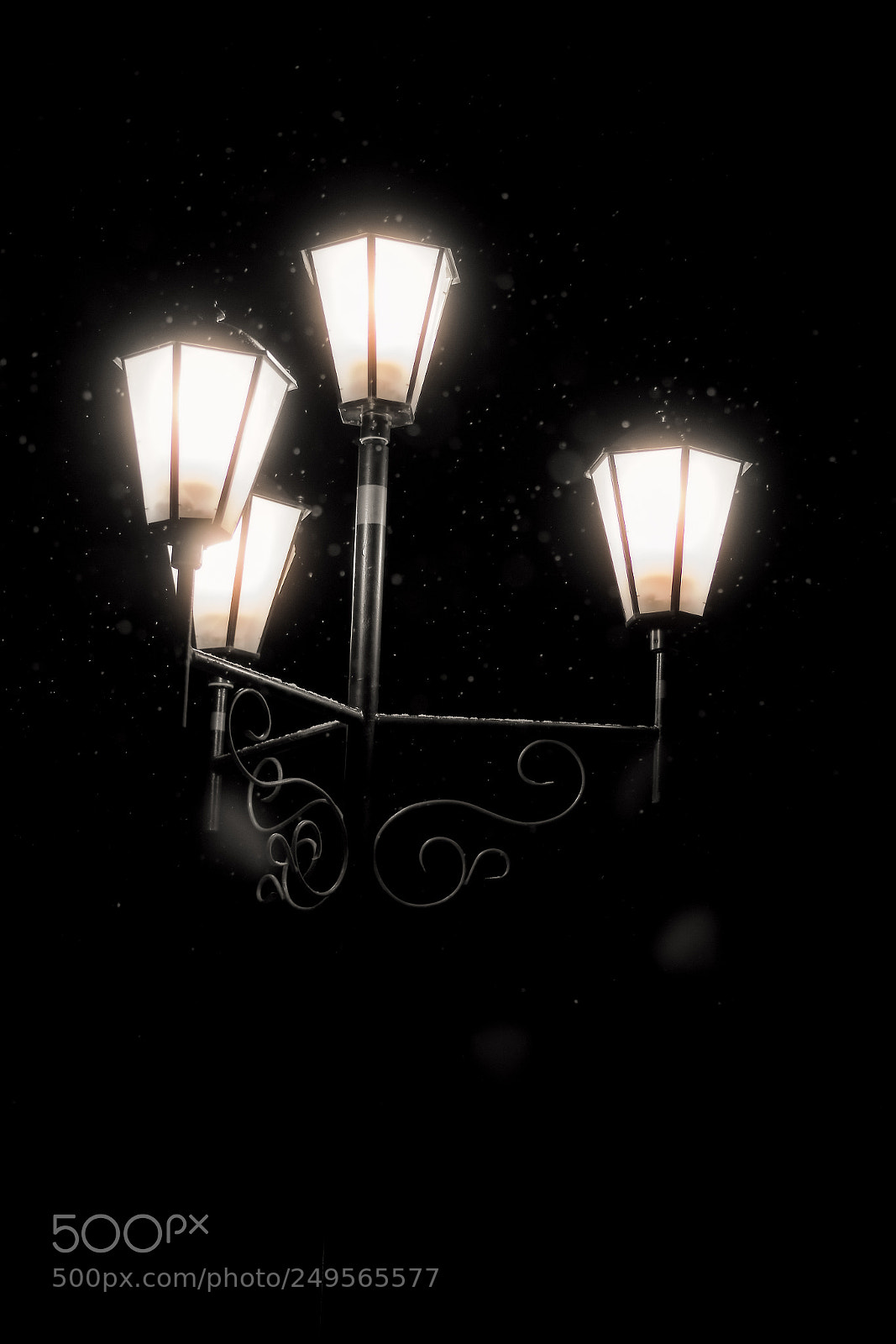 Sony Alpha DSLR-A850 sample photo. Street lamp winter night. photography