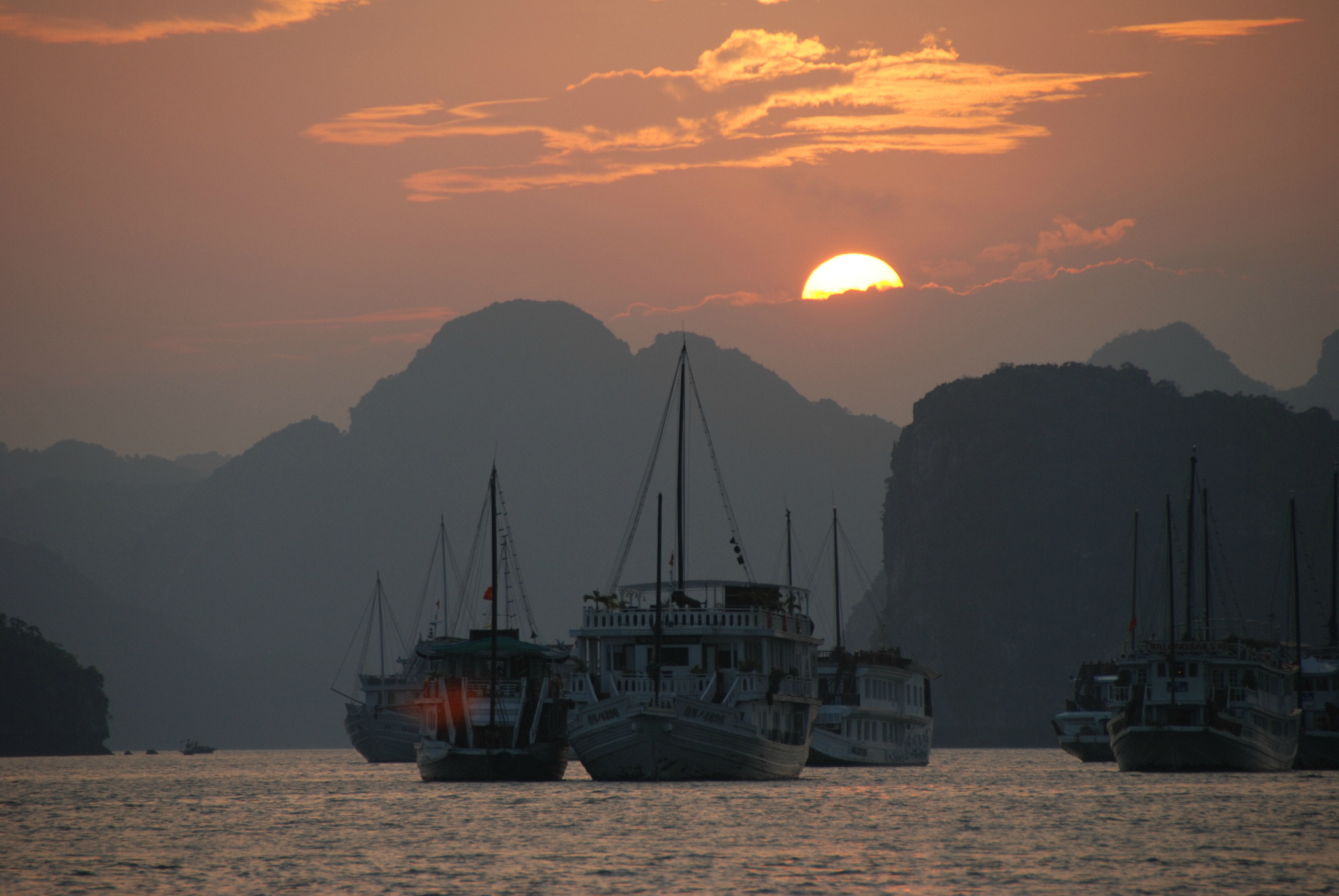 Nikon D80 sample photo. Halong bay sunset photography