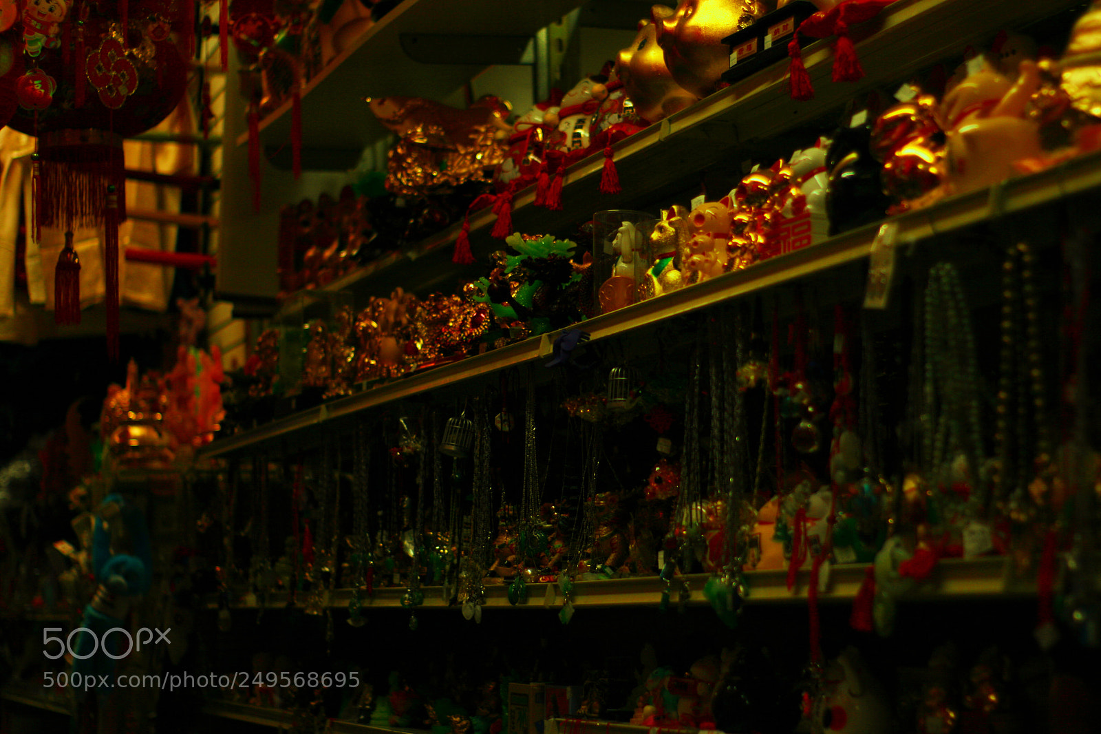 Canon EOS 400D (EOS Digital Rebel XTi / EOS Kiss Digital X) sample photo. China town shop 2 photography
