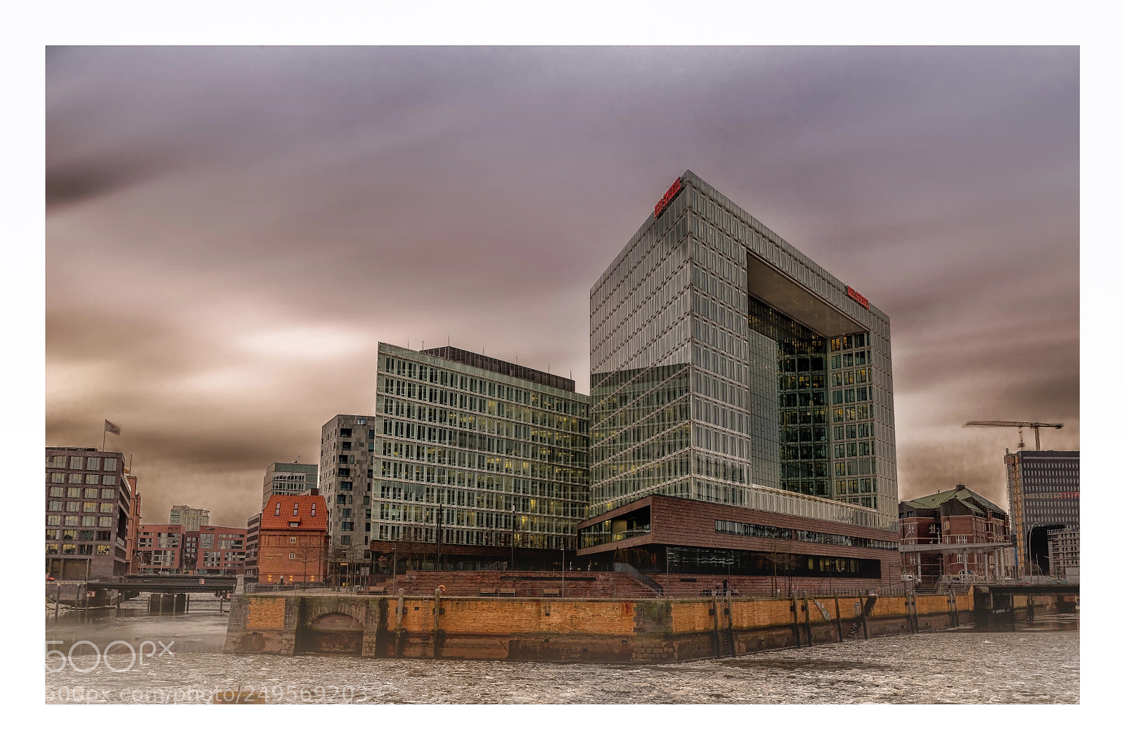 Canon EOS 6D Mark II sample photo. Der spiegel ii photography