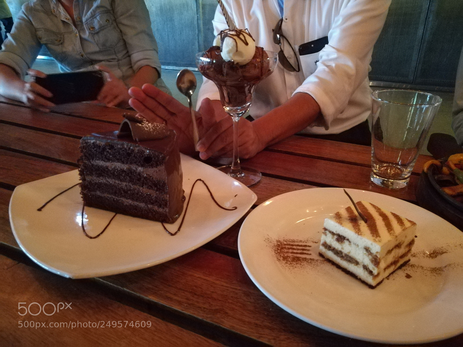 HUAWEI honor 6x sample photo. Food and beer photography