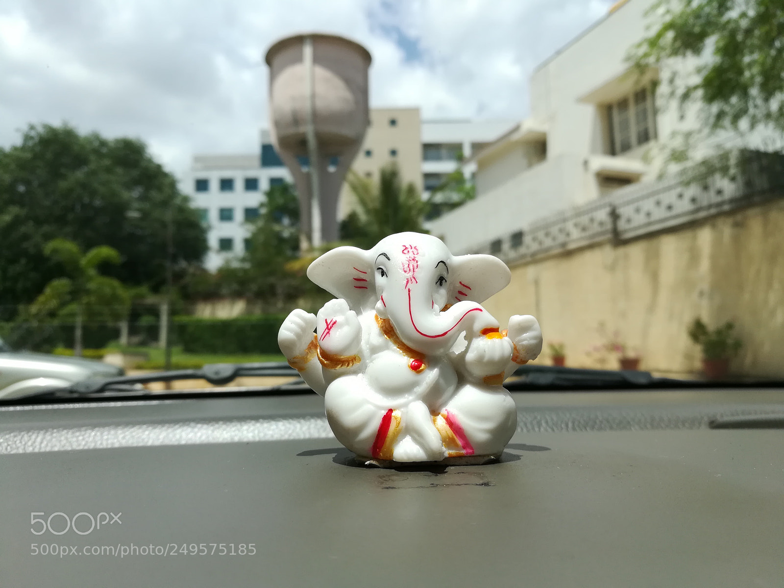 HUAWEI honor 6x sample photo. Car ganesha photography