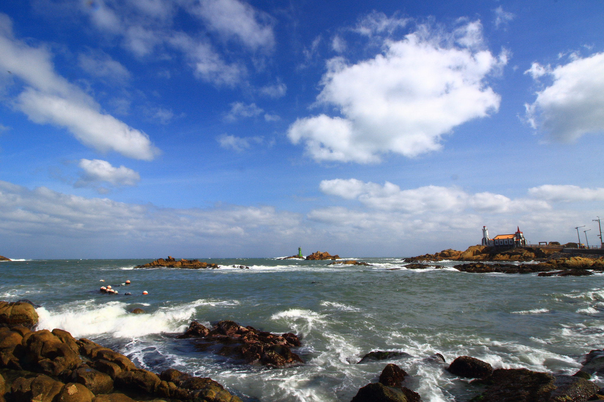 Canon EOS 700D (EOS Rebel T5i / EOS Kiss X7i) sample photo. Sea and cathedral photography