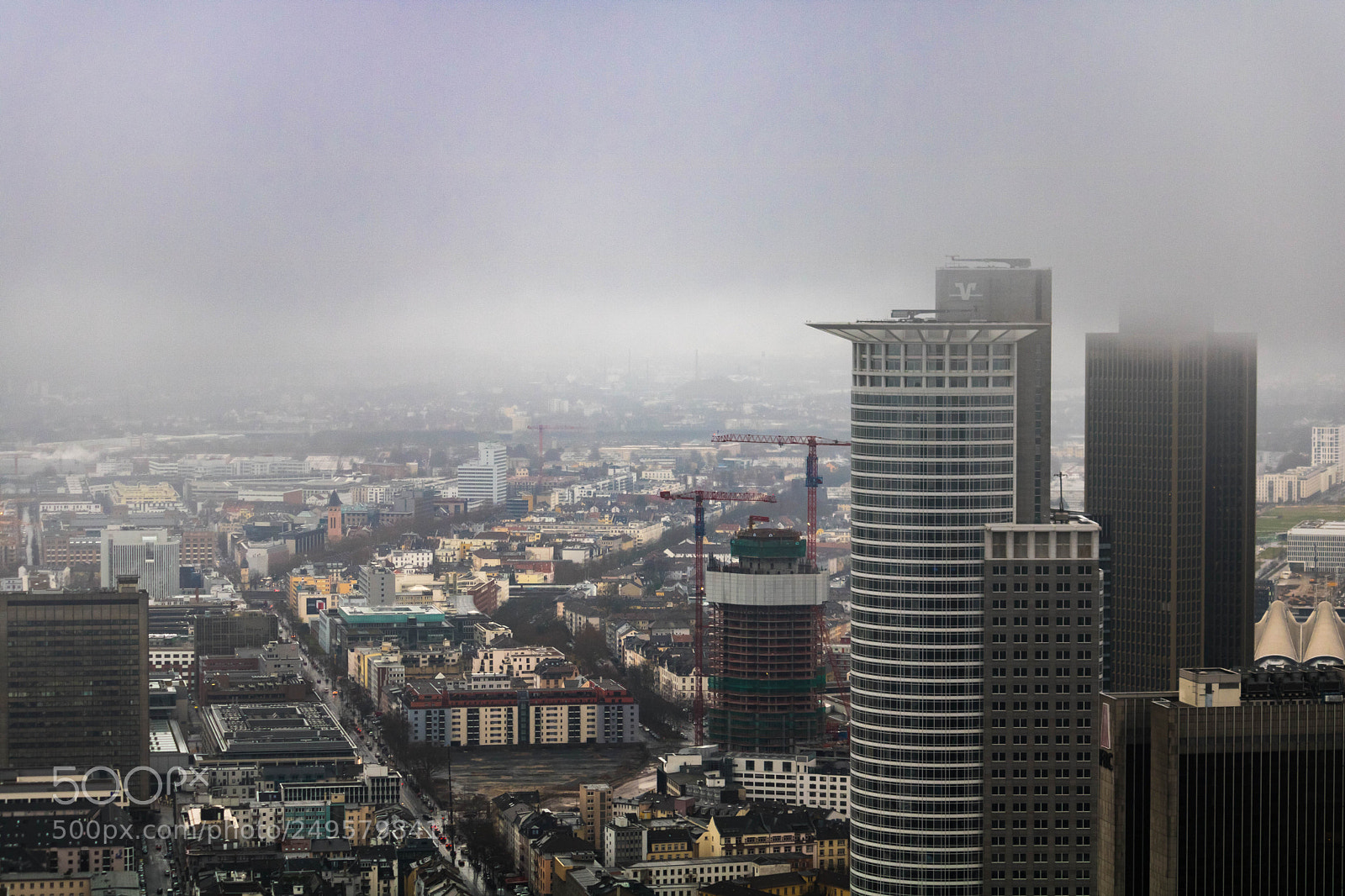 Canon EOS 750D (EOS Rebel T6i / EOS Kiss X8i) sample photo. Foggy frankfurt photography