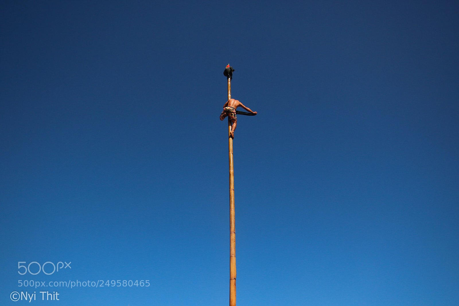 Canon EOS 700D (EOS Rebel T5i / EOS Kiss X7i) sample photo. Greased pole contest photography