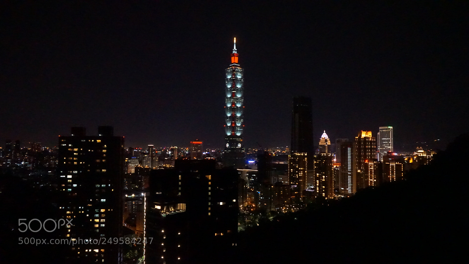 Sony a5100 sample photo. Night of taipei101 photography